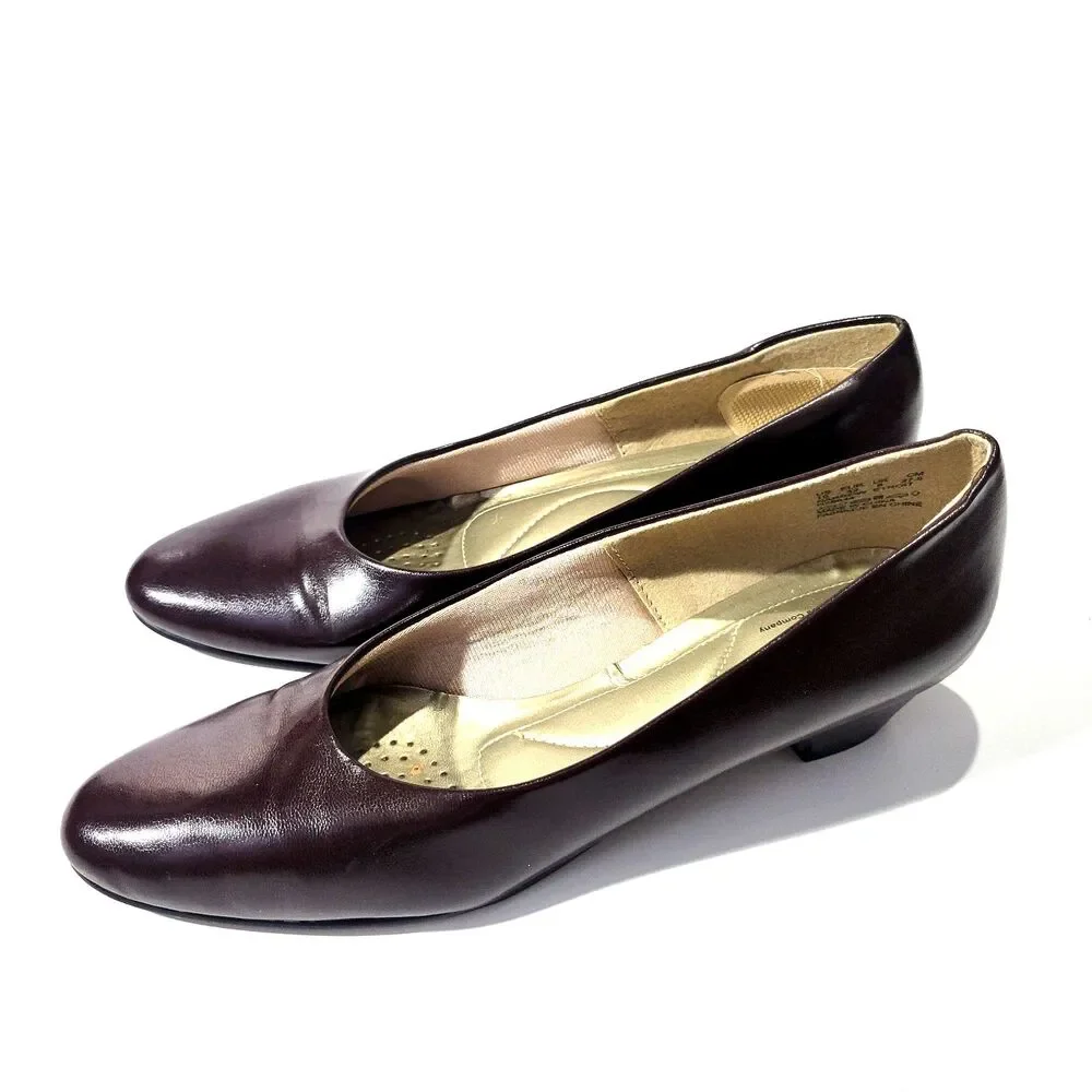 Hush Puppies Soft Style Slip On Dress Shoes Low Block Heels Brown Sz 10 Narrow